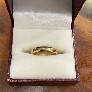 10k Yellow Gold Wedding Band